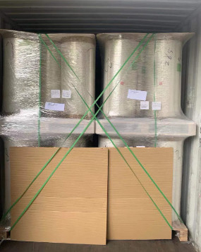Kolor żółty PE Wstrzykiwacz ciepła / LLDPE Stretch Film For Packaging Bottle / Beverage Wrapping Protective