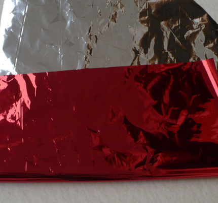 Poliester różowy złoty film papierowy film metalizowany China czerwony film błyszczący papier głębokie jezioro niebieskie aluminiowe taśmy foliowe