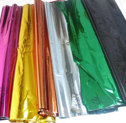 Poliester różowy złoty film papierowy film metalizowany China czerwony film błyszczący papier głębokie jezioro niebieskie aluminiowe taśmy foliowe