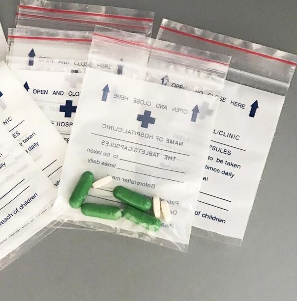 Podwójna kieszeń z zamkiem Przejrzystość folia opakowaniowa przyjazna dla środowiska Plastikowy płyn Biohazard Biohazard Medyczna torba z pieczęcią patologiczną PE